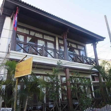 Rattana Riverside Guesthouse Muang Khong Exterior photo