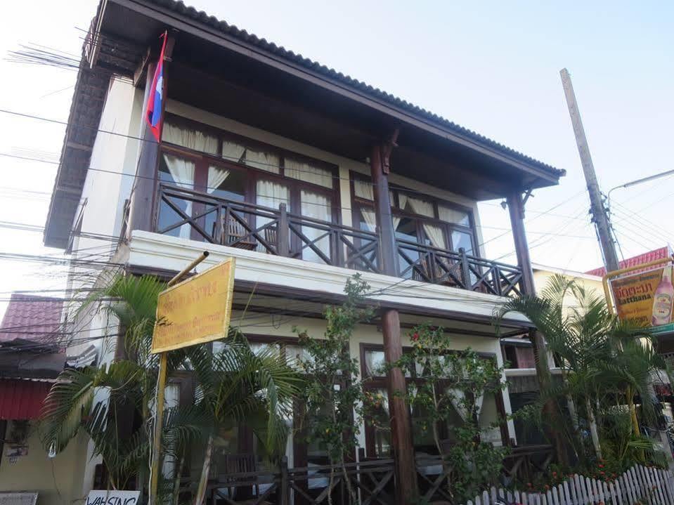 Rattana Riverside Guesthouse Muang Khong Exterior photo